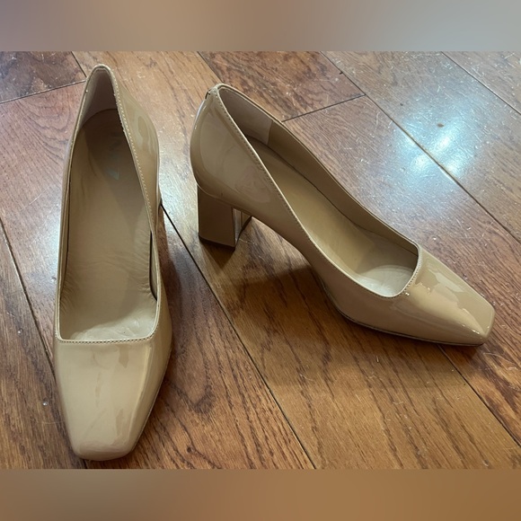 Inez Frida Tan Patent Block Heel Pumps NWOT NWOB - Picture 8 of 15